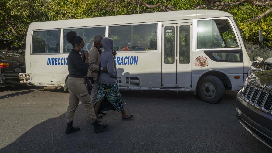imagen--migracion-detiene-embarazadas-haitianas-en-maternidad-de-la-altagracia-eddy-vittini47-cd3130f7-focus-0-0-896-504 (1)