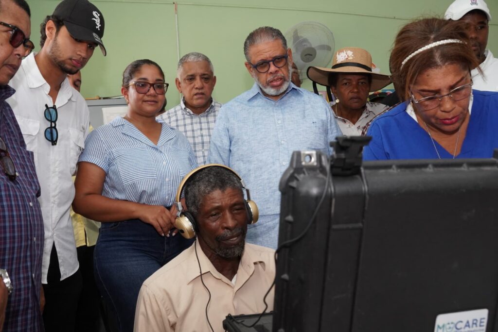 Desarrollo de la Comunidad lleva jornada asistencial con telemedicina al municipio Comendador