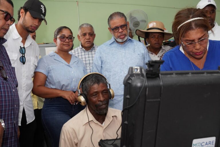 Desarrollo de la Comunidad lleva jornada asistencial con telemedicina al municipio Comendador