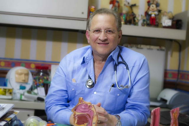 Doctor Luis Alam Lora, pasado presidente del capítulo de Neumología Pediátrica SDP, para sus colegas