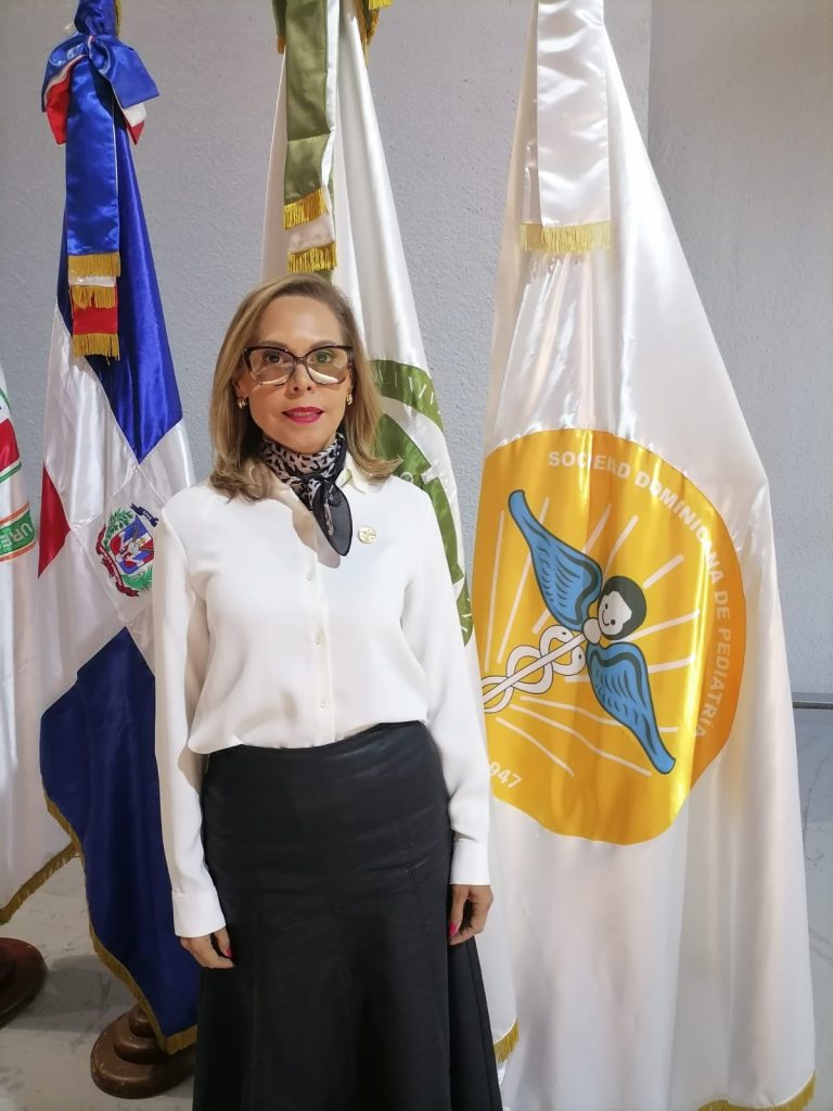 Dra. Rosa Acevedo Saladín, Pasada Presidenta De La Sociedad Dominicana De Pediatría (SDP)