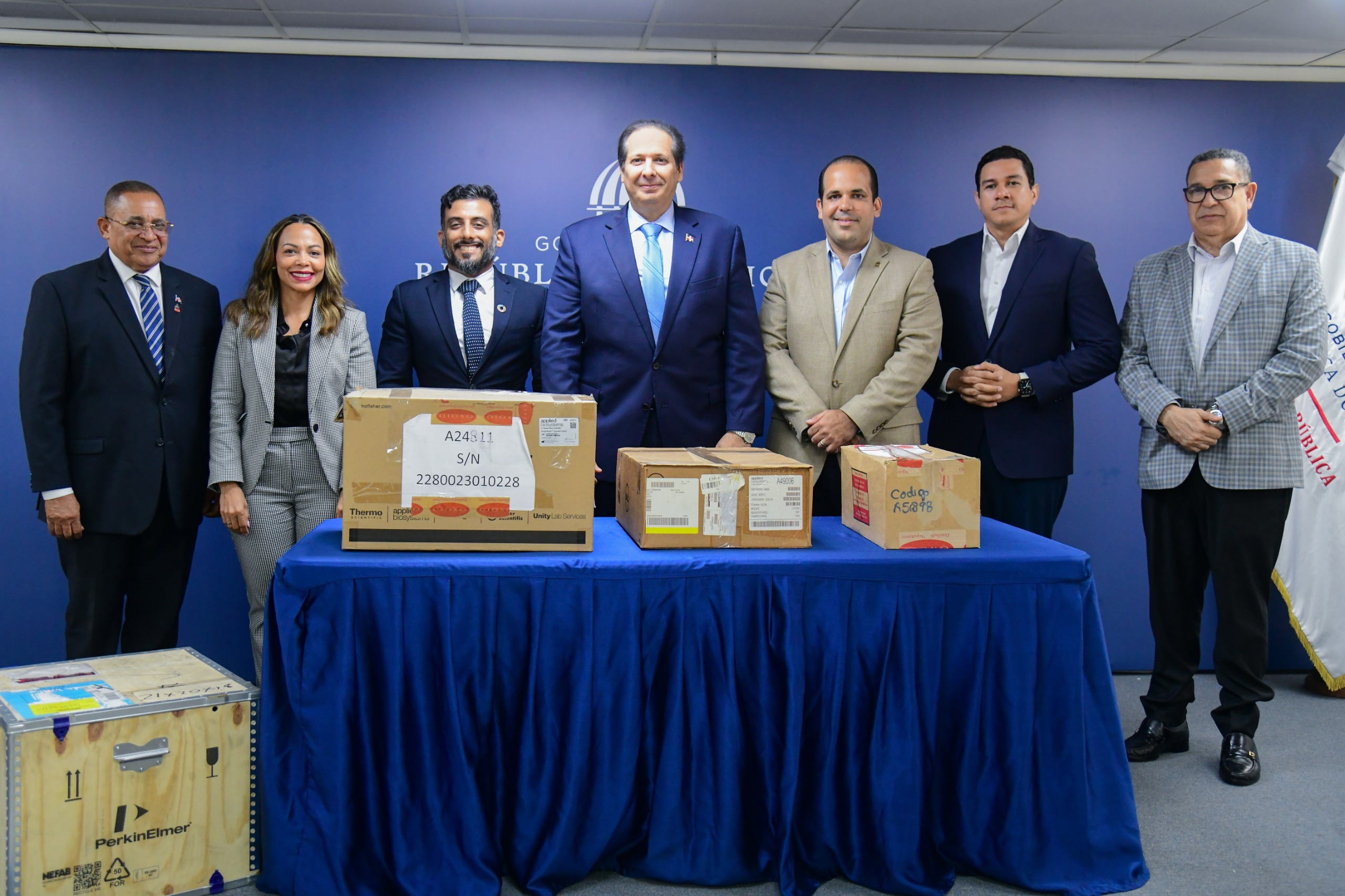 Salud Pública fortalece capacidad del laboratorio de Medicamentos, Alimentos y Productos Sanitarios