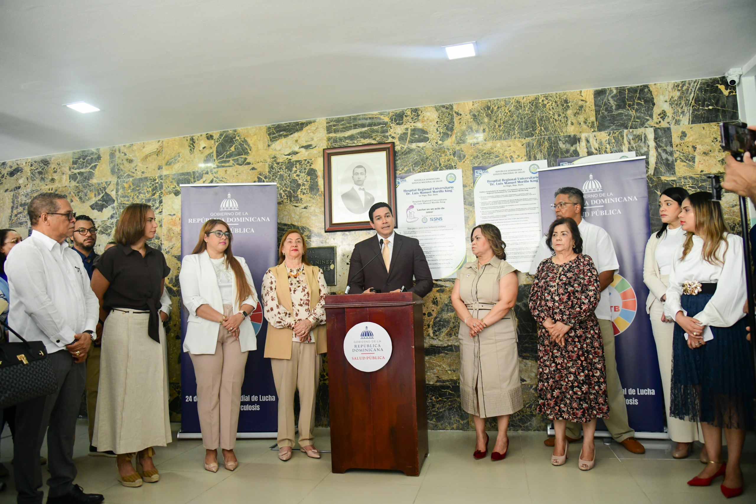 Ministerio de Salud entrega moderno equipo para diagnóstico de tuberculosis en hospital regional de La Vega
