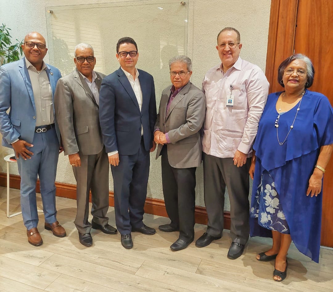 Por bienestar de médicos pensionados se reúnen el CMD y el Ministerio de Haciendae