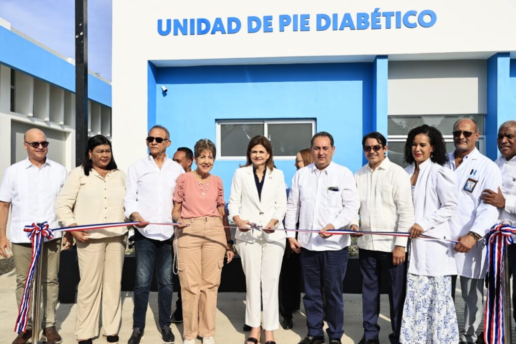 entrega Unidad de Pie Diabético en Hospital Municipal de Imbert