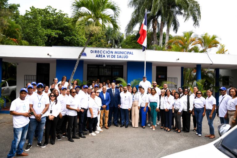 Ministro de Salud inicia recorrido de supervisión por direcciones provinciales y áreas de salud