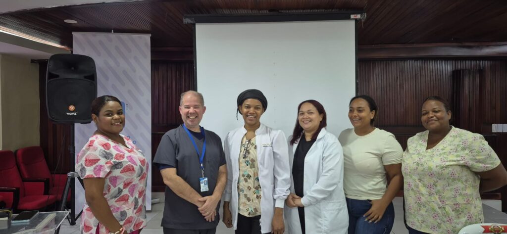 Hospital Moscoso Puello realiza jornada de vacunación contra la Hepatitis