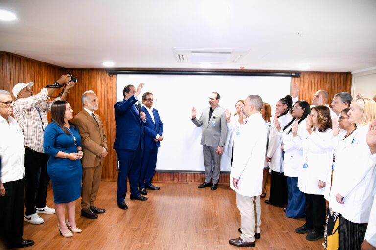 CNT e INCORT juramentan el Comité Hospitalario de Trasplante del Hospital Regional Cabral y Báez