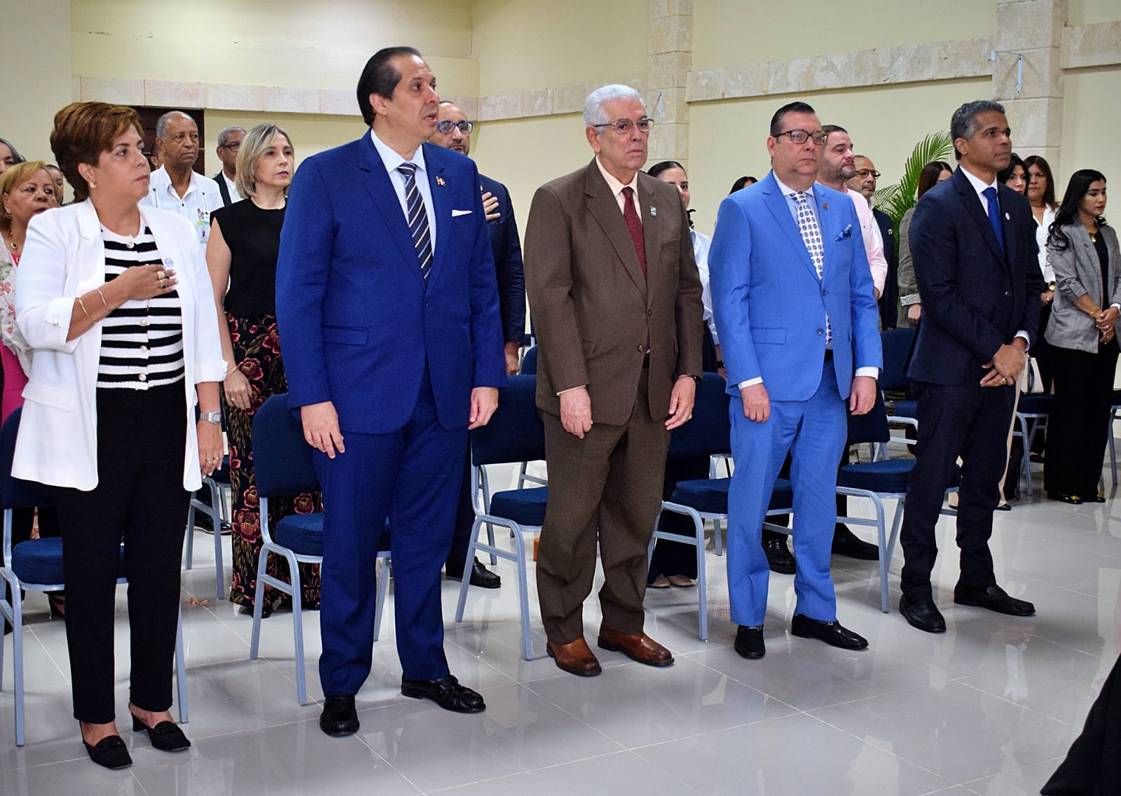 Presentan programa de salud bucal para profesionales y auxiliares de enfermería