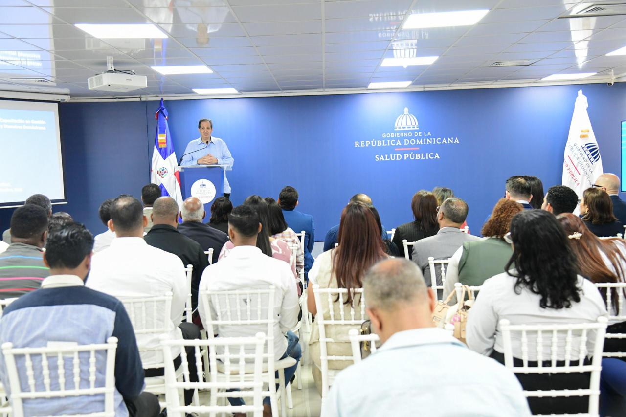 Víctor Atallah: "Fortalecer las capacidades del sector salud asegura mejor respuesta ante emergencias y desastres"