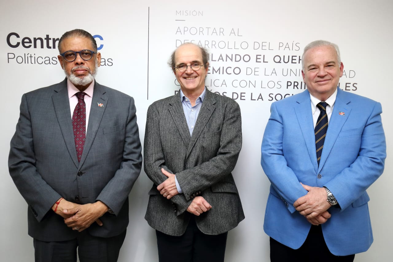 Director Desarrollo de la Comunidad garantiza ampliación de programas