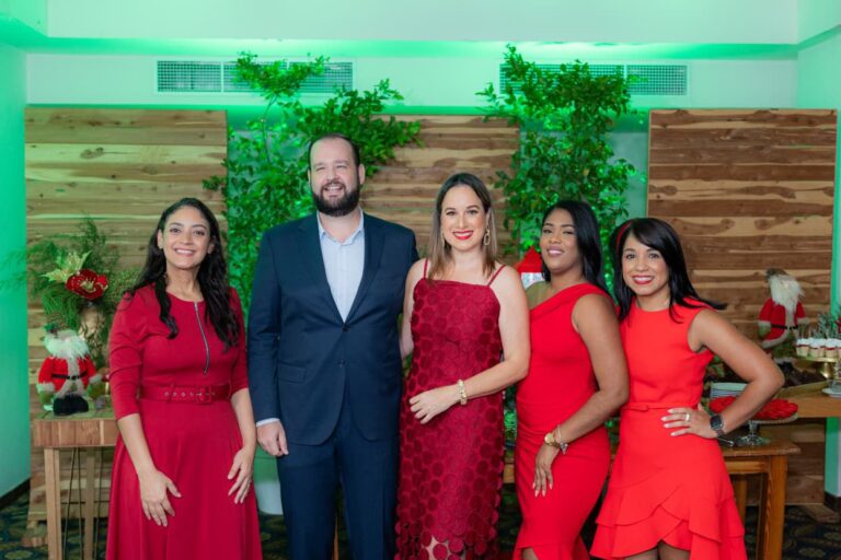 Hotel W&P Santo Domingo presenta su tradicional evento corporativo navideño e inaugura nuevo espacio “El Jardín”