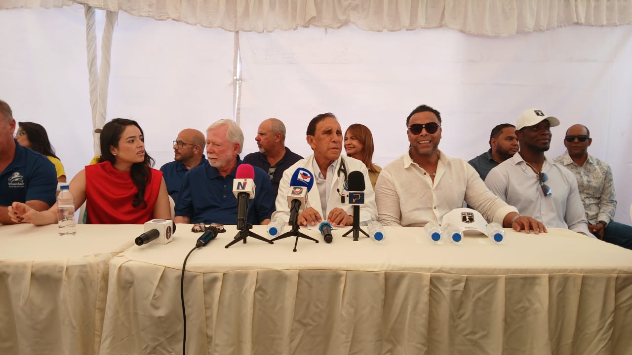 Wheelchair Foundation Y Fundación Jiminián entregan sillas de ruedas a más de 1,200 familias