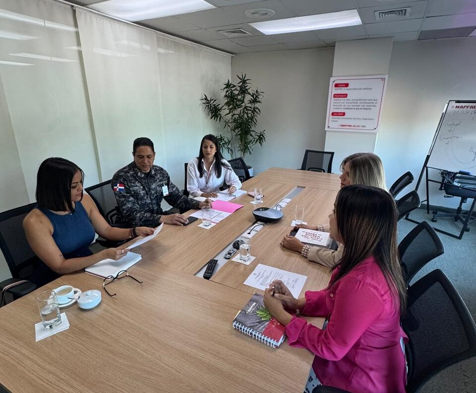 Sociedad de Infectología se reúne con directivos de ARS MAPFRE