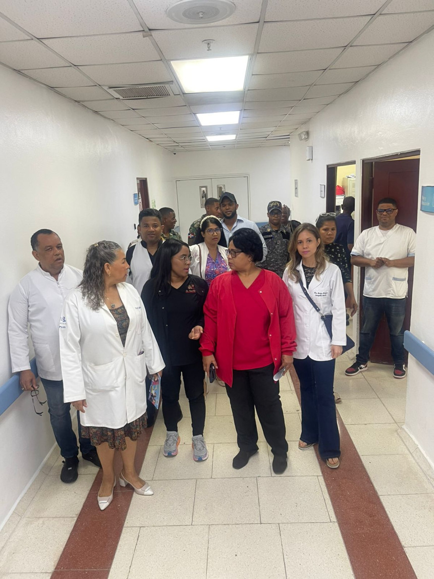 Sacan a médicos del Hospital Ney Arias Lora