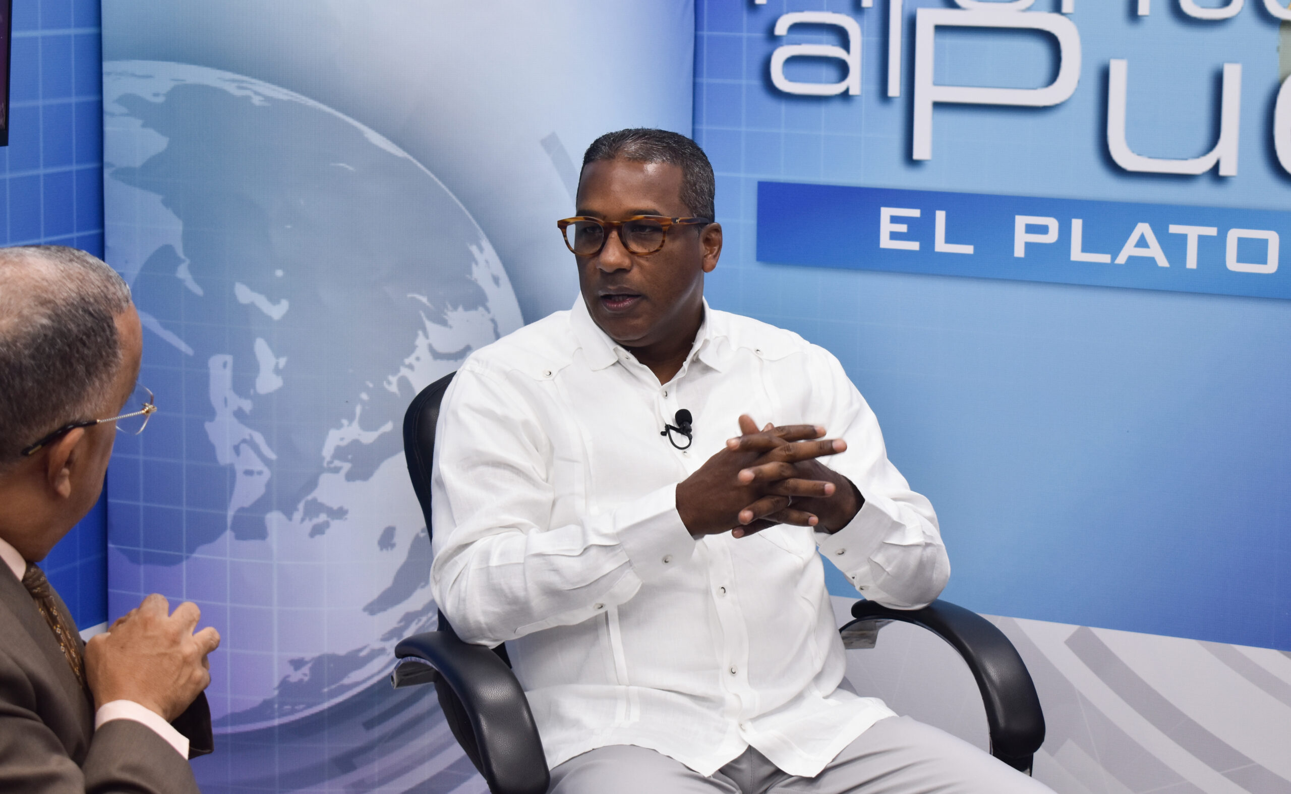 Director IDOPPRIL destaca mejoras en servicios durante visita a La Vega