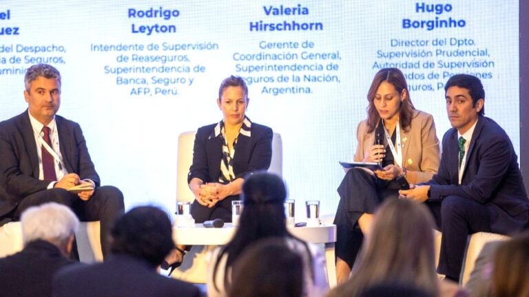 Superintendencia de Seguros participa en seminario ASSAL-IAIS 2025 en el Salvador