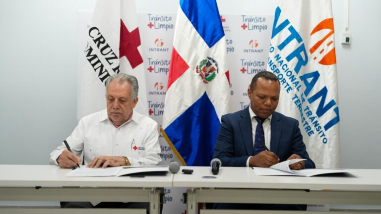 Intrant) y la Cruz Roja Dominicana firmaron un acuerdo interinstitucional que da inicio al Plan Tránsito+Limpio