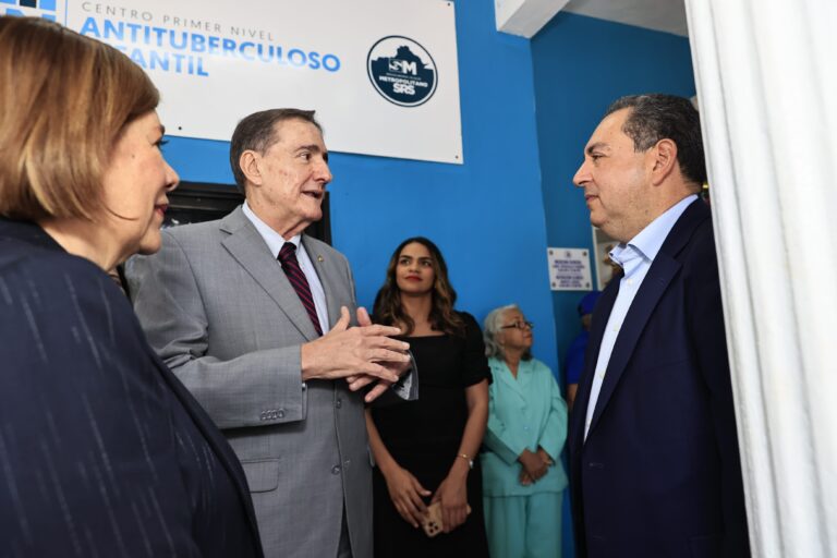 SNS recibe al director OPS-OMS, para conocer avances en servicios públicos de salud