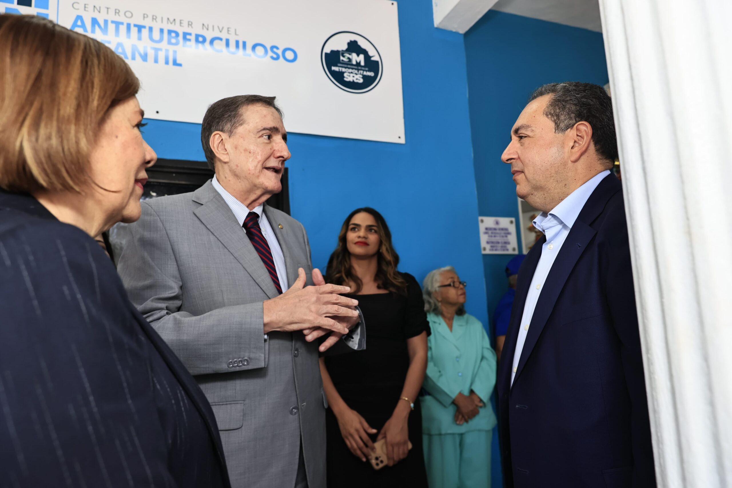 SNS recibe al director OPS-OMS, para conocer avances en servicios públicos de salud