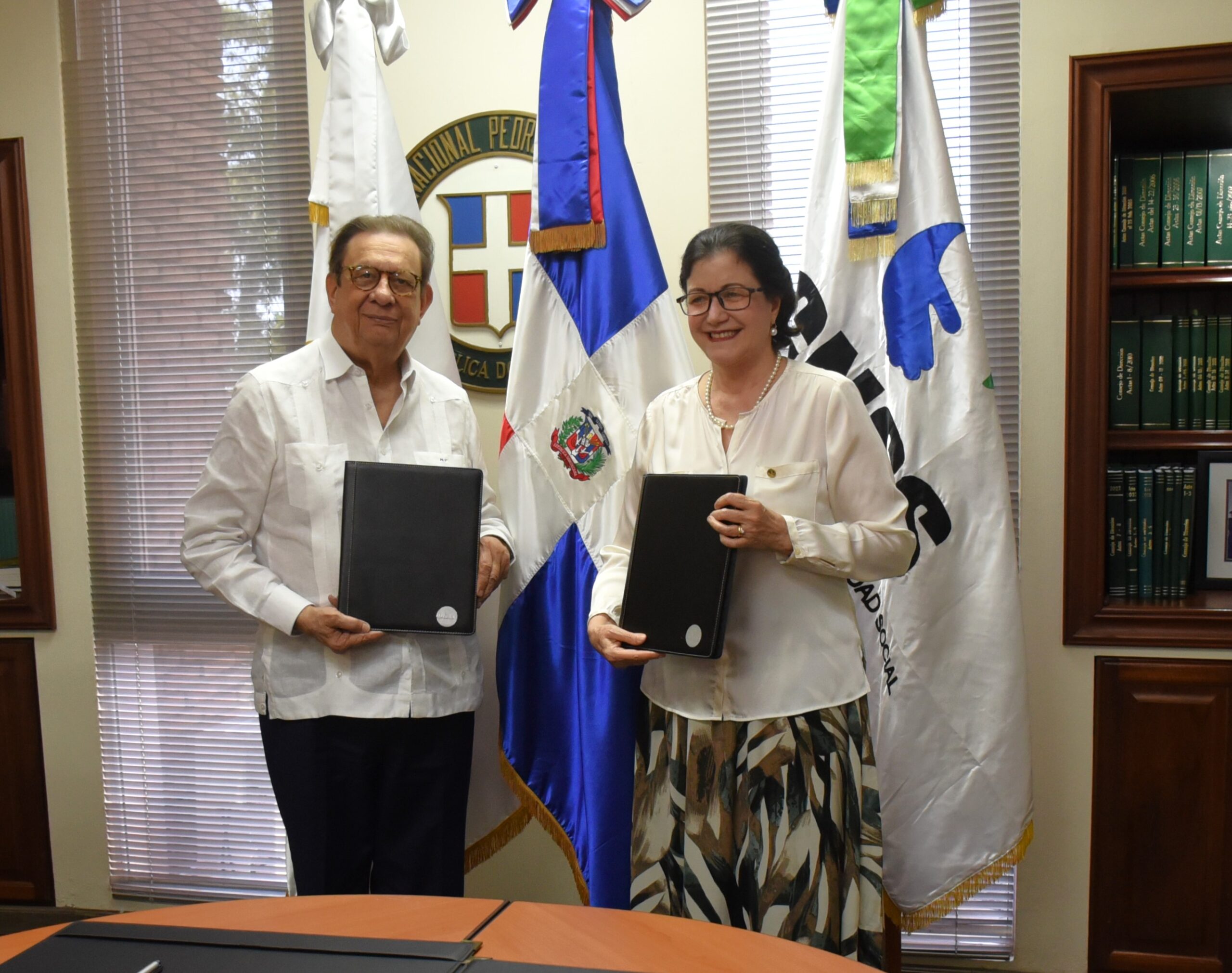 Colaboración CNSS UNPHU