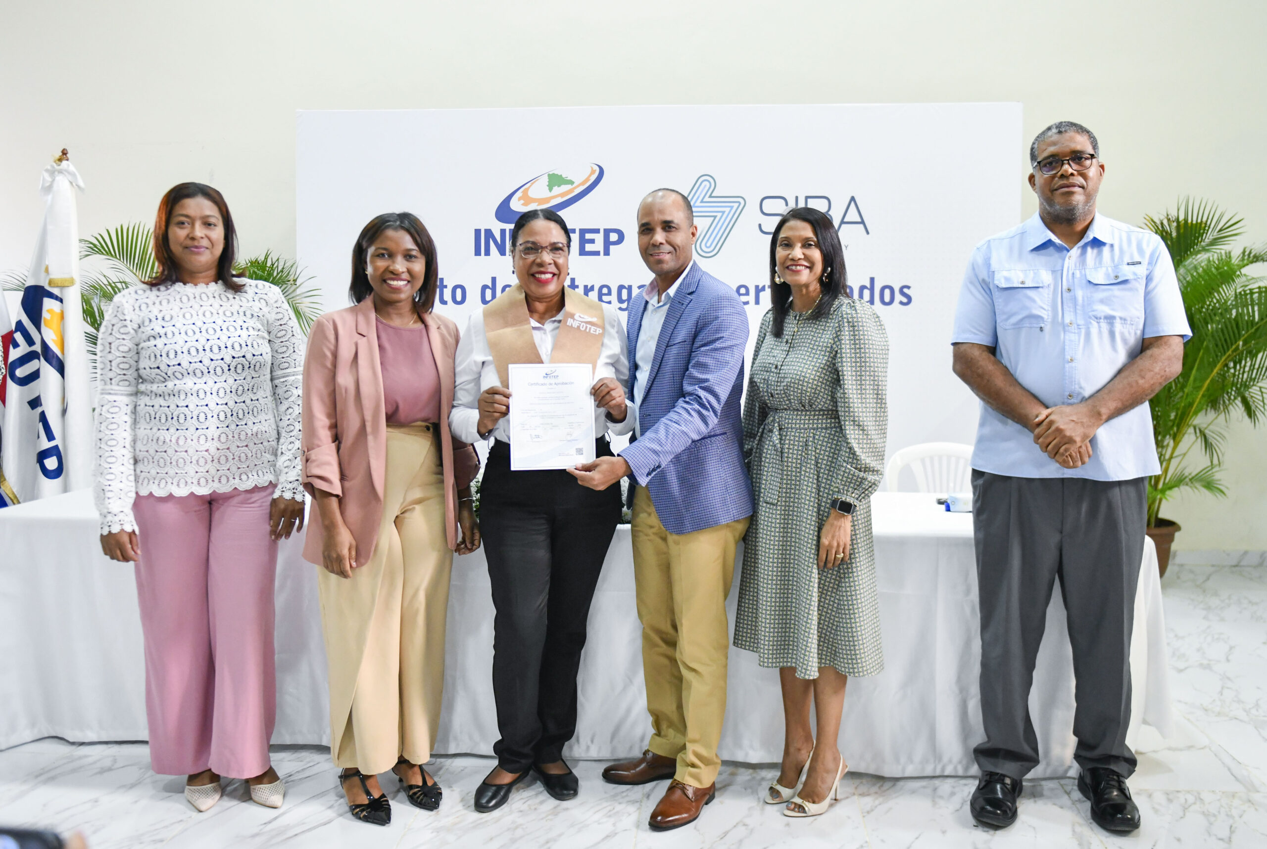 INFOTEP certifica a 566 comunitarios de Boca Chica en colaboración con SIBA Energy (1)