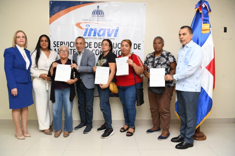 Instituto de Auxilios entrega más de DR$ 2 MM a decenas de exservidores del Estado