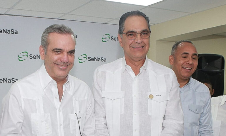 Presidente-Luis-Abinader-y-el-doctor-Santiago-Hazim