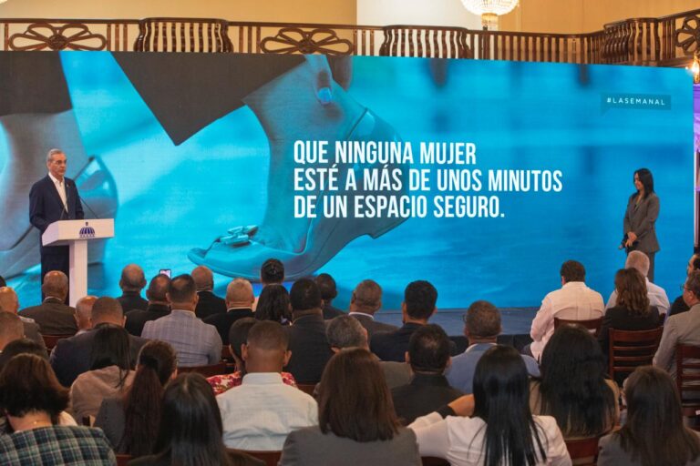 Abinader presenta “Puntos VIDA”, red de espacios seguros para proteger mujeres violentadas