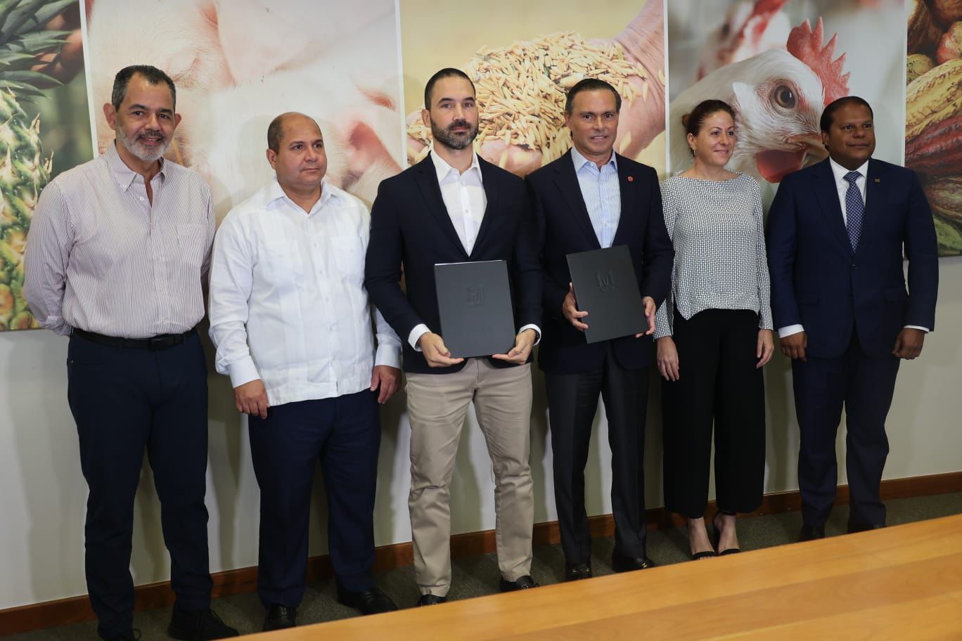 Save the Children Dominicana y ADHA firman acuerdo para prevenir trabajo infantil en el sector agropecuario