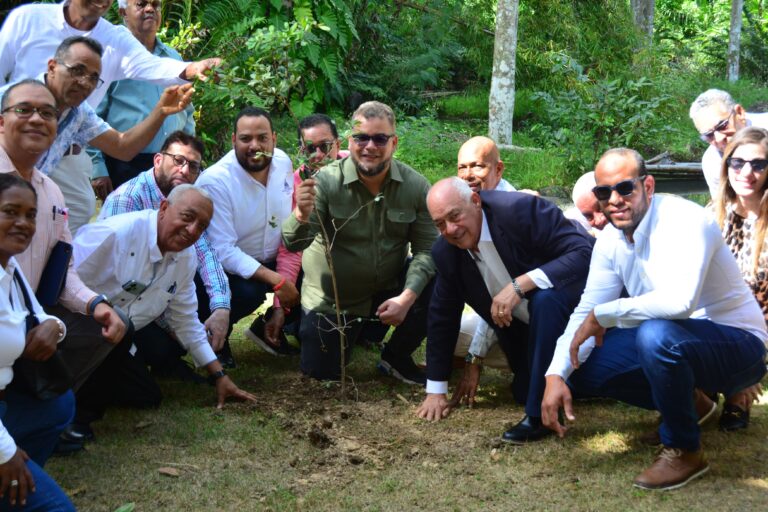 Hecmilio Galvan: "Agricultores y Ganaderos son defensores del medio ambiente"