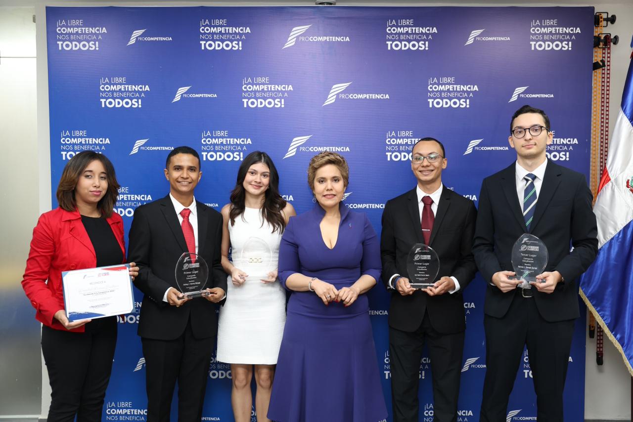 ProCompetencia premia a estudiantes y profesionales en su concurso nacional de ensayos