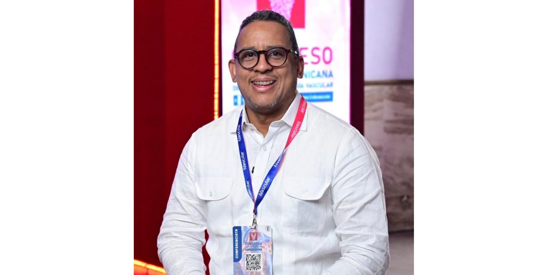 doctor Luis Faringthon Reyes, angiólogo y cirujano vascular y endovascular,