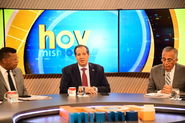 Atallah asegura que el Gobierno prioriza aumentar esperanza de vida de 75-78 años para finales del 2028