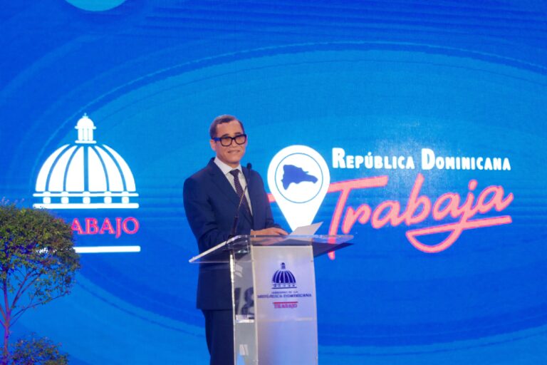 Ministerio de Trabajo presenta programa de tres meses pagados para entrenamiento de buscadores de empleo en las empresas