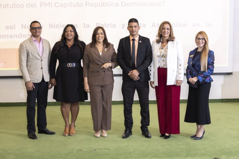 - Jorge Jiménez, Silvana Gálvez, Wanda Mercedes de Jesús, Carmelo Medina, Sandra Camacho y Milena Milanova