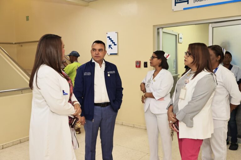 Director del SNS realiza visita no programada a Maternidad La Altagracia