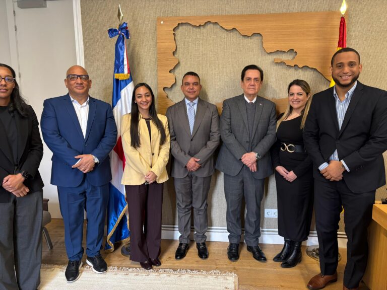 Director del SNS impulsa alianzas estratégicas y proyecta avances del sistema de salud durante visita oficial a España