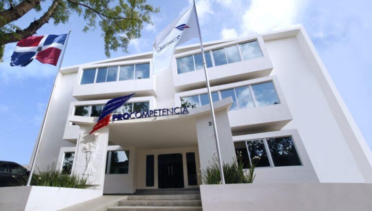 ProCompetencia investiga a tres agentes económicos por posibles prácticas anticompetitivas en licitación del INABIE