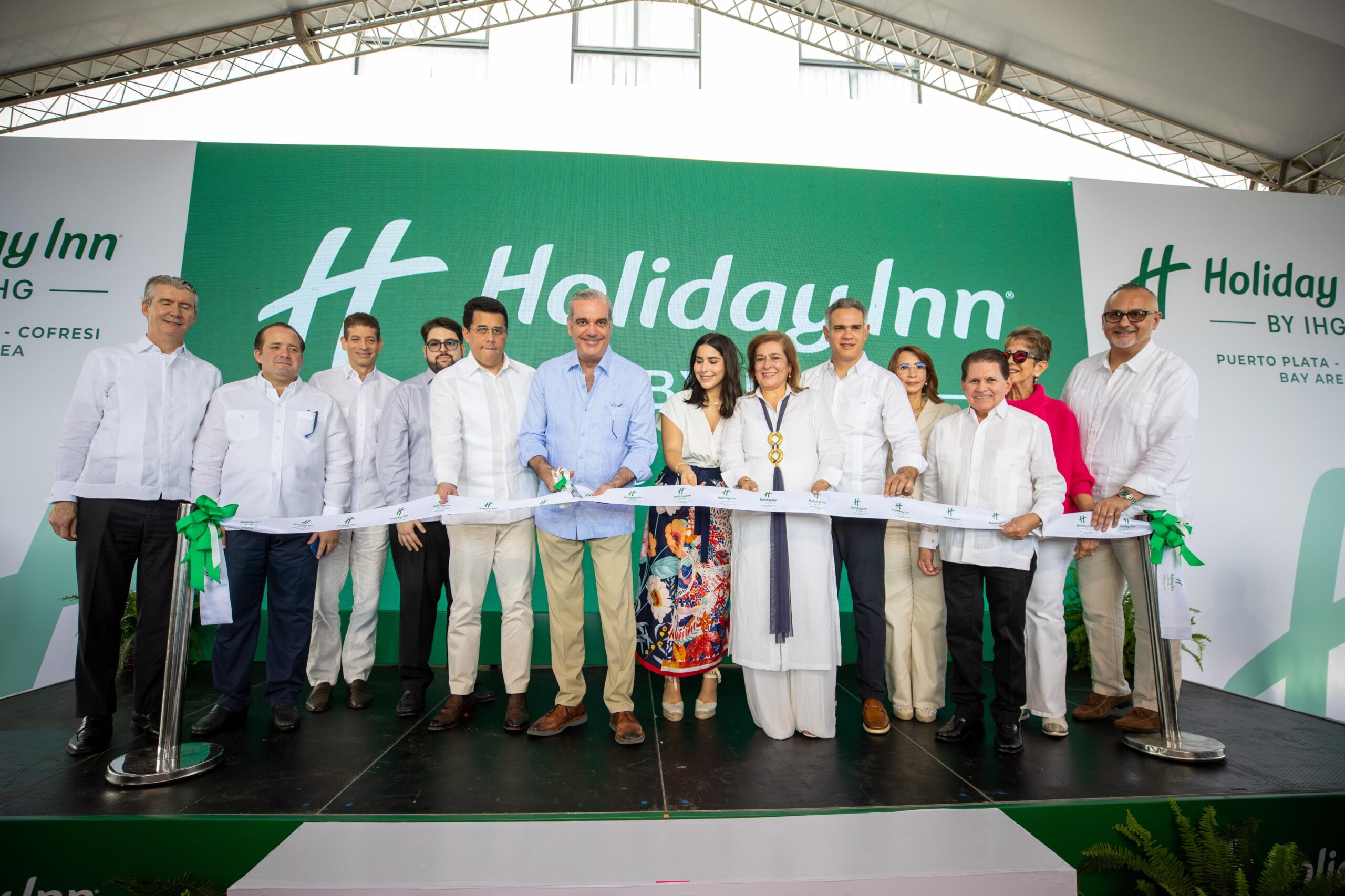 Presidente Abinader deja inaugurado el Hotel Holiday Inn con una inversión de US$26 MM