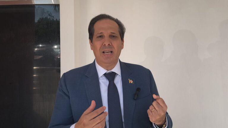 Doctor Víctor Atallah, Ministro de Salud declara aumento considerable de casos de cáncer en RD