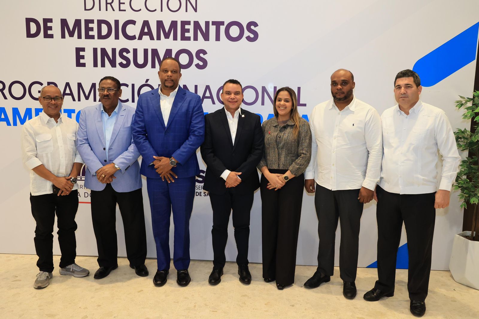 SNS informa Gobierno ha aumento casi un 100 % inversión en medicamentos en la Red Pública