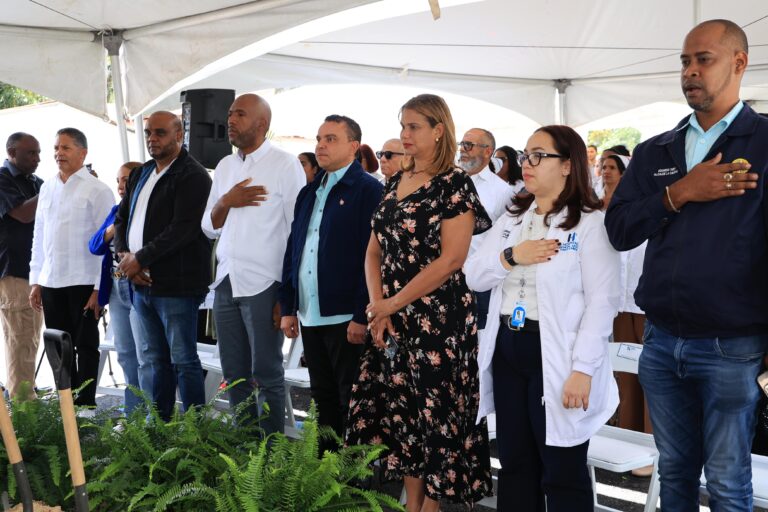 SNS amplía hospital Arístides Fiallo y remoza Materno Infantil La Altagracia, Higüey