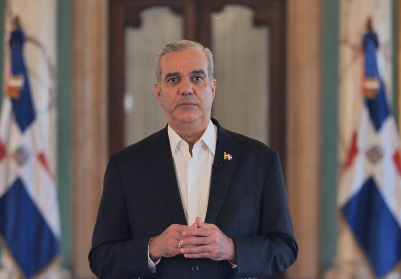 Presidente Abinader afirma que el país está preparado para enfrentar el impacto de la crisis internacional del petróleo y que el Gobierno se mantendrá vigilante ante el alza de precios para proteger a las familias dominicanas