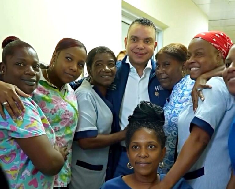 Director del SNS realiza visita no programada a Maternidad La Altagracia