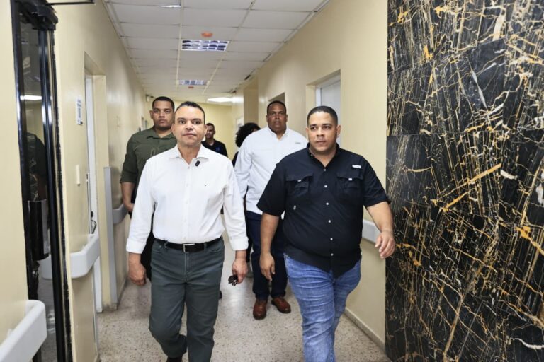 SNS destaca 53 hospitales con cero deuda