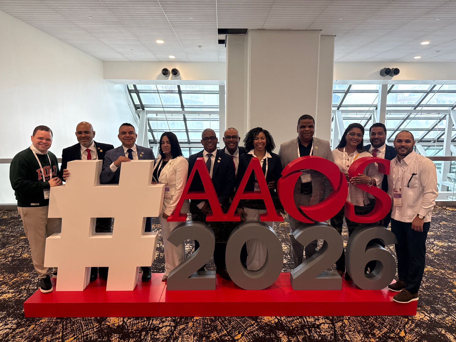 Titular SNS participa en el Congreso Mundial de Ortopedia en EE.UU.