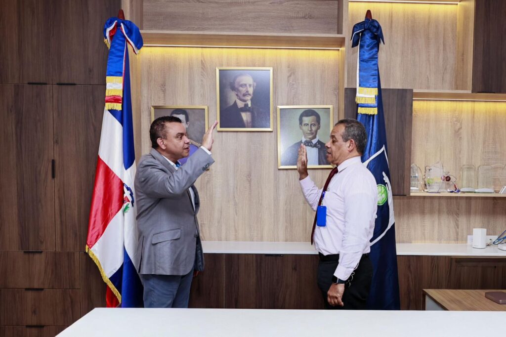 Designan nuevo subdirector en el Hospital Marcelino Vélez Santana