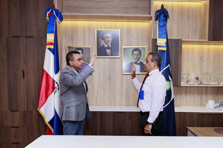 Designan nuevo subdirector en el Hospital Marcelino Vélez Santana