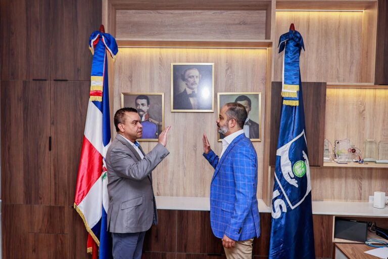 Designan al doctor Lachapelle Carreras como nuevo director del Hospital Marcelino Vélez